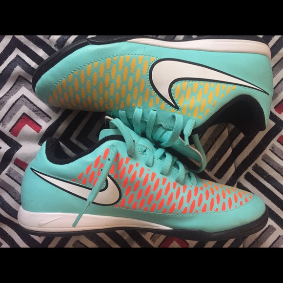 Nike Other - Nike Jr support indoor soccer shoes